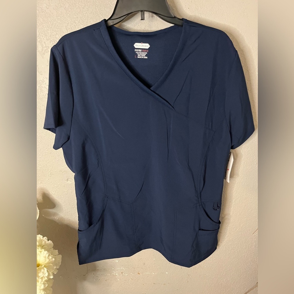 Scrubaid women’s size L